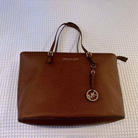 MICHAEL Michael Kors Jet Set Travel Saffiano Tote Purse - Picture 1 of 12